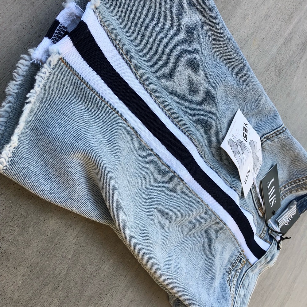 Siwy Memphis Bermuda Shorts with Tuxedo Stripe - Picture 5 of 8